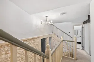 P1774301